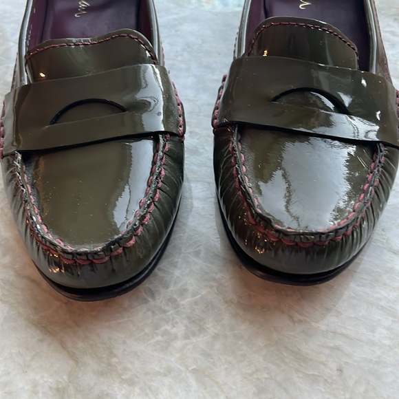 Cole Hann women’s loafers olive green - Picture 3 of 5